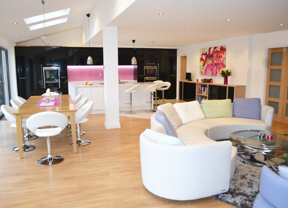 Contemporary living in Surrey | Contemporary open living | Interior Designers
